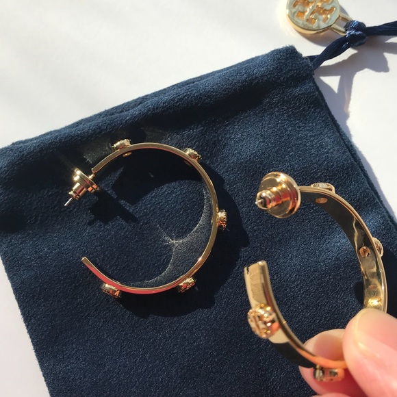 Brand New! Tory Burch logo hoop gold tone Earring - Picture 3 of 8